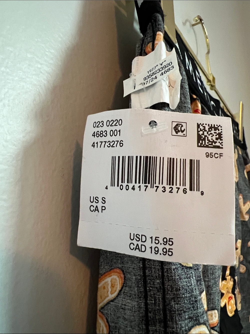 American Eagle Outfitters | Black Shorts with Gingerbread NWT Print Sz S (29-31) - Picture 6 of 16